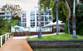 Mirage Hotel Newport